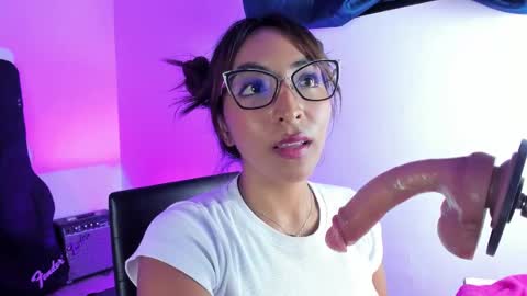 Cata  Monday- Saturday   On line at 0100pm-0700pm online show from 03/03/25, 06:44