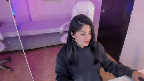 Snapshot of catalina_naughtyy chatting on 01/17/25, 09:28 Catalina online show from 01/17/25, 09:28
