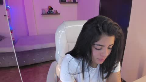 Snapshot of catalina_naughtyy chatting on 01/20/25, 08:07 Catalina online show from 01/20/25, 08:07