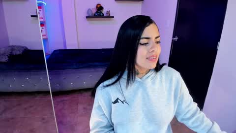 Snapshot of catalina_naughtyy chatting on 03/02/25, 01:47 Catalina online show from 03/02/25, 01:47