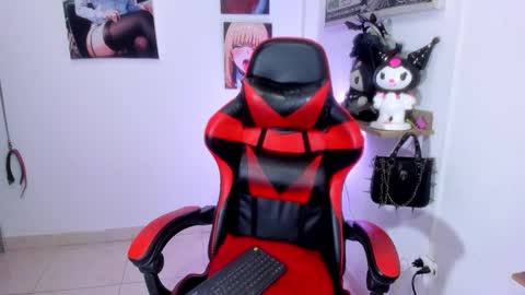 Snapshot of catalina_prada_ chatting on 09/29/25, 01:33 Catalina online show from 09/29/25, 01:33