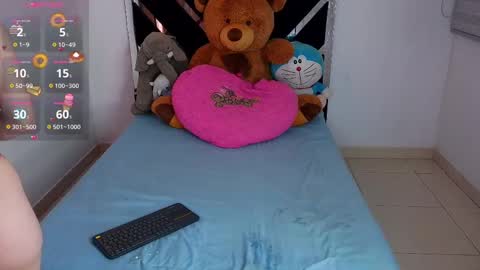 Snapshot of catalina_smith__ chatting on 10/02/25, 11:23 Catalina online show from 10/02/25, 11:23