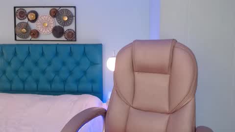Snapshot of catalinaa_01 chatting on 01/12/26, 03:23 Catalina online show from 01/12/26, 03:23