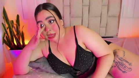 Snapshot of catalinareyezx chatting on 04/22/26, 11:23 Cata online show from 04/22/26, 11:23