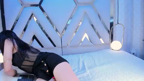 catarinamayer1 online show from 10/27/25, 10:25