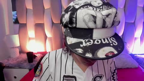 Cat  online show from 12/19/24, 06:01