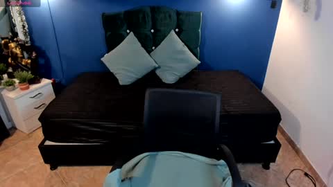  Mia   online show from 01/04/25, 08:37