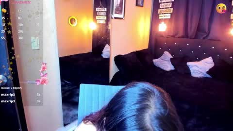  Mia   online show from 02/25/25, 10:15