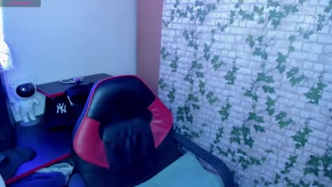  Mia   online show from 11/04/25, 03:16