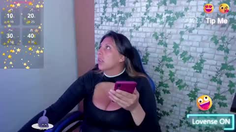  Mia   online show from 11/17/25, 07:41