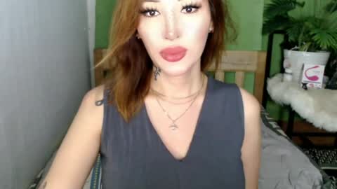 Snapshot of cathalea_toni chatting on 07/06/26, 01:24 red online show from 07/06/26, 01:24