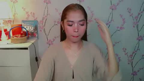 Snapshot of catherine_365 chatting on 11/14/25, 10:18 catherine_365 online show from 11/14/25, 10:18