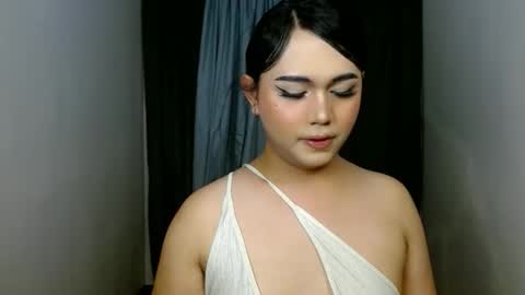 Snapshot of catherine_louise chatting on 05/12/26, 10:07 cath online show from 05/12/26, 10:07