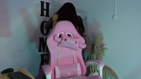 Snapshot of catherine_smith_ chatting on 09/22/25, 11:23 Catherine online show from 09/22/25, 11:23