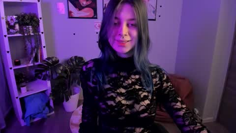 Snapshot of catherine_wine chatting on 03/13/26, 06:47 Catherine online show from 03/13/26, 06:47