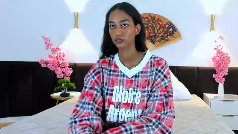 Snapshot of catherineedwards chatting on 11/05/25, 02:50 Catherine online show from 11/05/25, 02:50