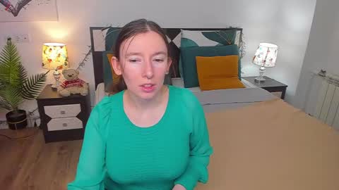 Snapshot of catherinewalls chatting on 03/08/25, 01:06 Catrin online show from 03/08/25, 01:06