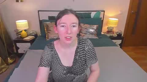 Catrin online show from 12/21/25, 04:30