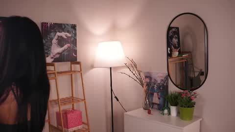 Lee online show from 09/28/25, 04:12