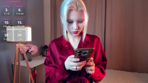 Mia online show from 03/16/26, 11:03