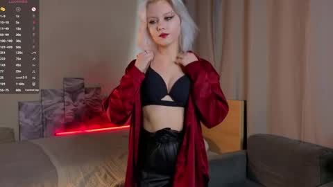 Mia online show from 04/24/26, 11:01