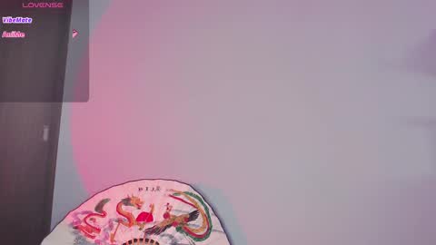 Snapshot of cati_petite chatting on 12/11/24, 06:36 Cati help me reach my goal of 100 thumbs up again 3 online show from 12/11/24, 06:36