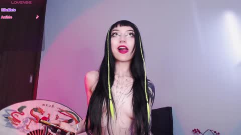 Snapshot of cati_petite chatting on 02/08/25, 09:25 Cati help me reach my goal of 100 thumbs up again 3 online show from 02/08/25, 09:25