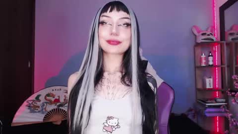 Snapshot of cati_petite chatting on 02/20/25, 11:32 Cati help me reach my goal of 100 thumbs up again 3 online show from 02/20/25, 11:32