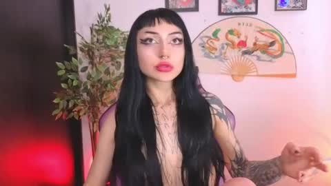 Snapshot of cati_petite chatting on 05/17/26, 07:21 Cati help me reach my goal of 100 thumbs up again 3 online show from 05/17/26, 07:21