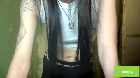 Lola online show from 11/22/25, 10:20