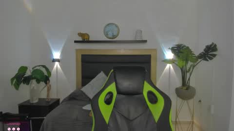 Juliana online show from 02/08/25, 06:33