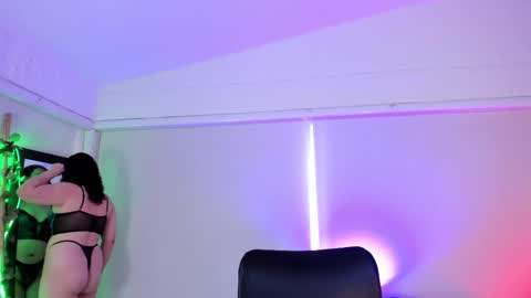 Catleya  online show from 09/20/25, 08:21