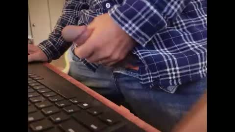 Snapshot of catmandoo21001 chatting on 01/31/25, 07:18 catmandoo21001 online show from 01/31/25, 07:18