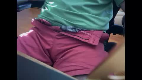 Snapshot of catmandoo21001 chatting on 10/03/25, 03:42 catmandoo21001 online show from 10/03/25, 03:42