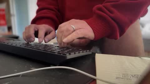 Snapshot of catmandoo21001 chatting on 11/28/25, 06:54 catmandoo21001 online show from 11/28/25, 06:54