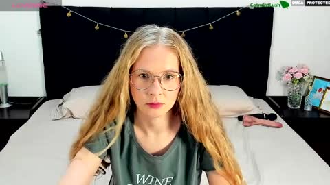 Snapshot of catmintlush chatting on 05/03/26, 11:33 CatmintLush online show from 05/03/26, 11:33