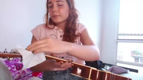 Snapshot of catnessa_ chatting on 02/19/25, 09:36 Catalina Restrepo online show from 02/19/25, 09:36