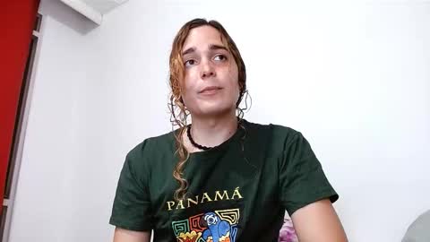 Snapshot of catnessa_ chatting on 12/03/25, 01:13 Catalina Restrepo online show from 12/03/25, 01:13