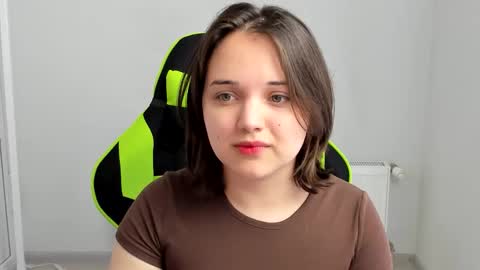 Snapshot of catrine_cute chatting on 03/27/26, 10:26 Catrine online show from 03/27/26, 10:26