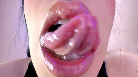 Snapshot of catte_jensen chatting on 03/19/26, 04:38 Cattleya online show from 03/19/26, 04:38