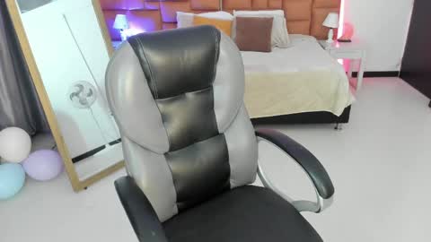 Snapshot of catti_brie_ chatting on 04/22/26, 11:23 catti_brie_ online show from 04/22/26, 11:23
