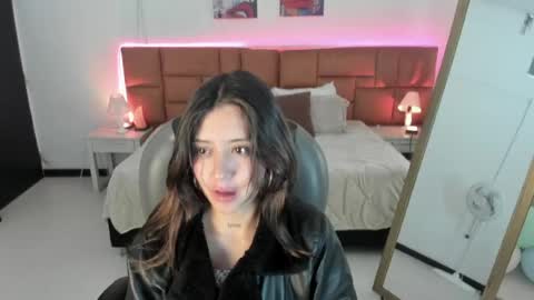 Snapshot of catti_brie_ chatting on 05/12/26, 12:13 catti_brie_ online show from 05/12/26, 12:13