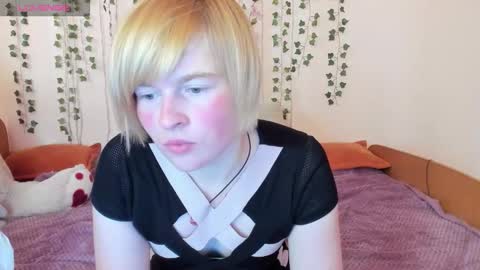 cattie_w_ online show from 10/24/25, 03:03