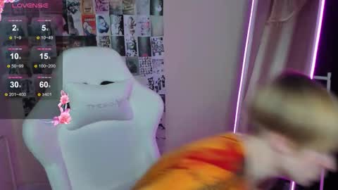 cattie_w_ online show from 11/19/25, 01:38