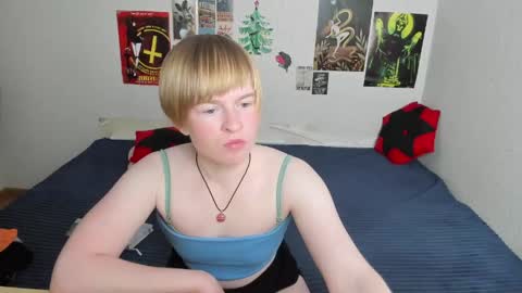 cattie_w_ online show from 04/28/26, 01:26