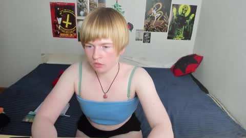 cattie_w_ online show from 04/28/26, 02:27