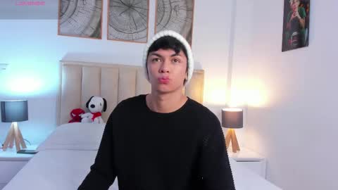 Cayden online show from 11/10/25, 04:22