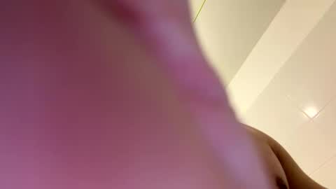 Snapshot of cballs34 chatting on 05/03/26, 05:35 Matthiiieeeuuu online show from 05/03/26, 05:35