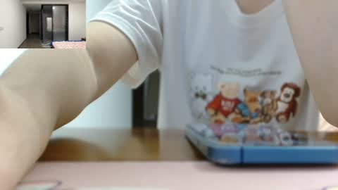 Snapshot of cbz112233 chatting on 06/22/26, 04:15 ANNYANNY online show from 06/22/26, 04:15