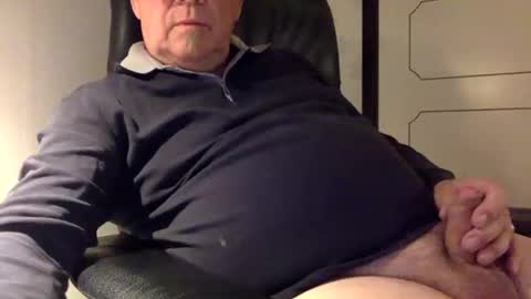 Snapshot of ccpower chatting on 12/18/24, 05:10 ccpower online show from 12/18/24, 05:10